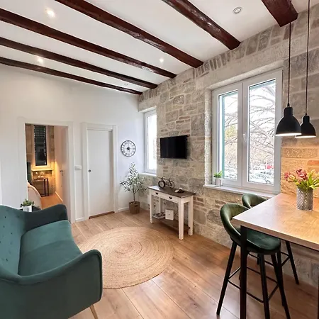 Agora Apartment *
