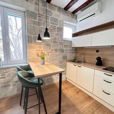 Agora Apartment *