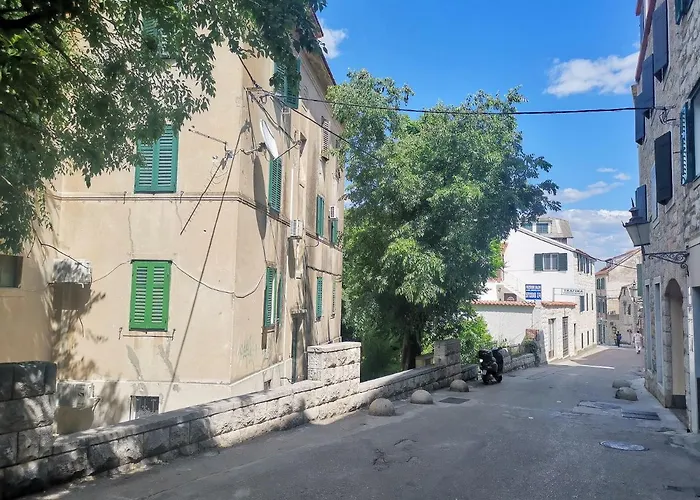 Agora