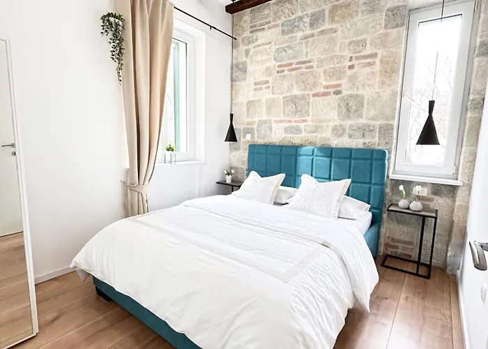 Agora * Split