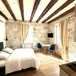 Agora Apartment- Heart Of *