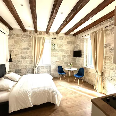 Agora Apartment- Heart Of *